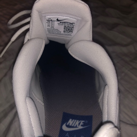 Nike Air Max 270 React - Picture 4 of 6